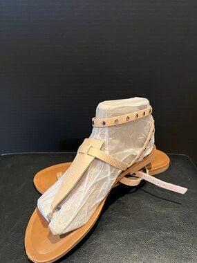 Stud-Trim Beige Leather T-Strap Women's Sandals